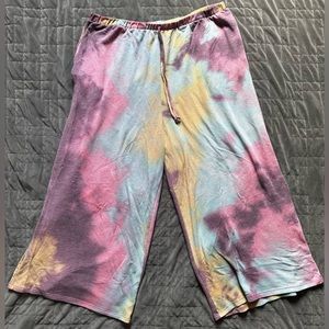 Tie-Dye Lounge Capris